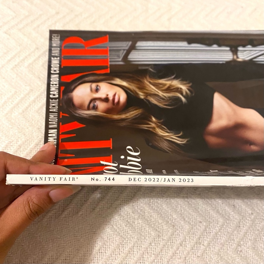 Margot Robbie Vanity Fair Magazine - Picture 3 of 3